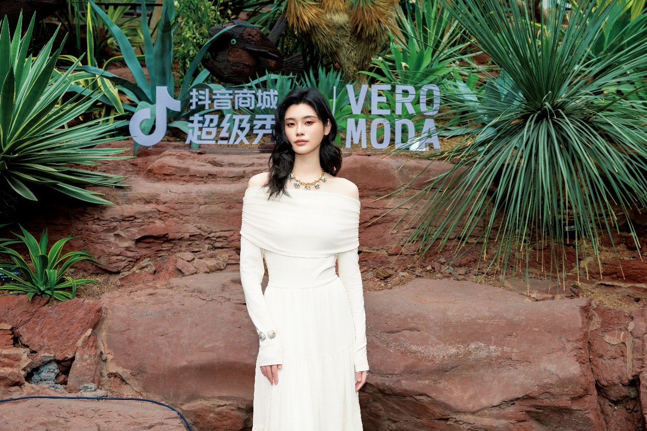 http://m.cwct.com.cn/uploads/allimg/240428/1502402648-15.jpg
